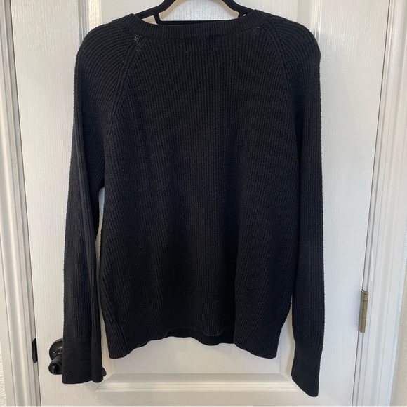 Old Navy Women's Charcoal V-Neck Sweater - Picture 3 of 4